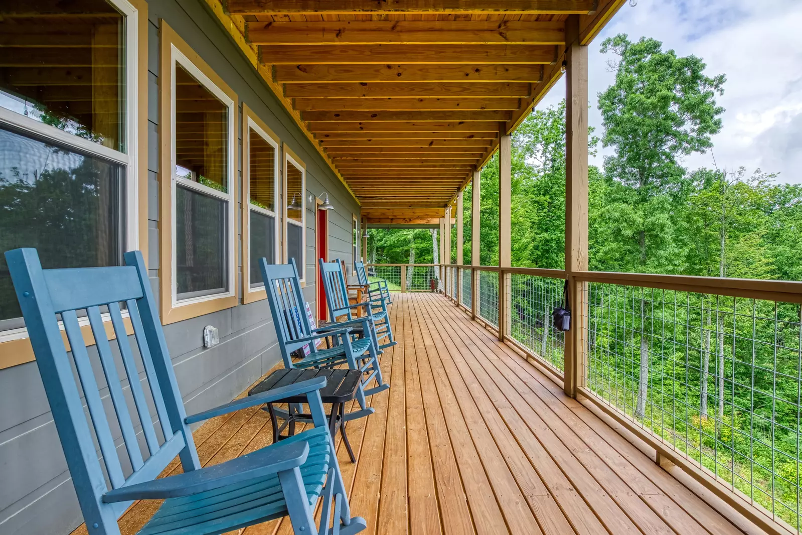 Mountown Moments Vista main level deck with rocking chairs
