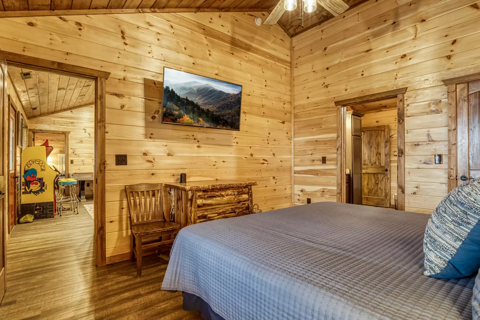 Mountown Moments Vista upper level bedroom 1 with king size bed and 50 inch TV