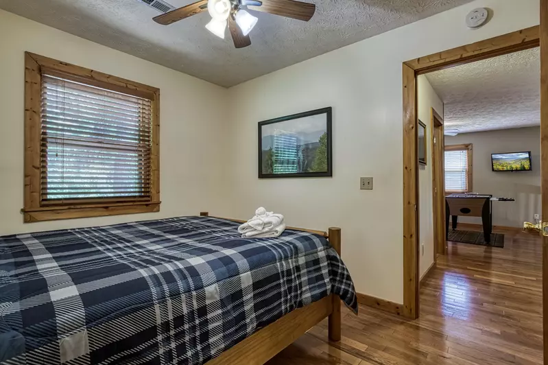 Owl's Nest upper level bedroom with queen size bed