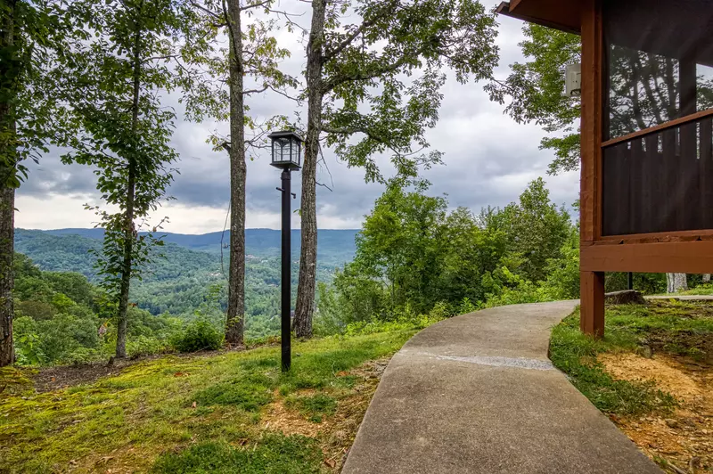 Pleasant View mountain views