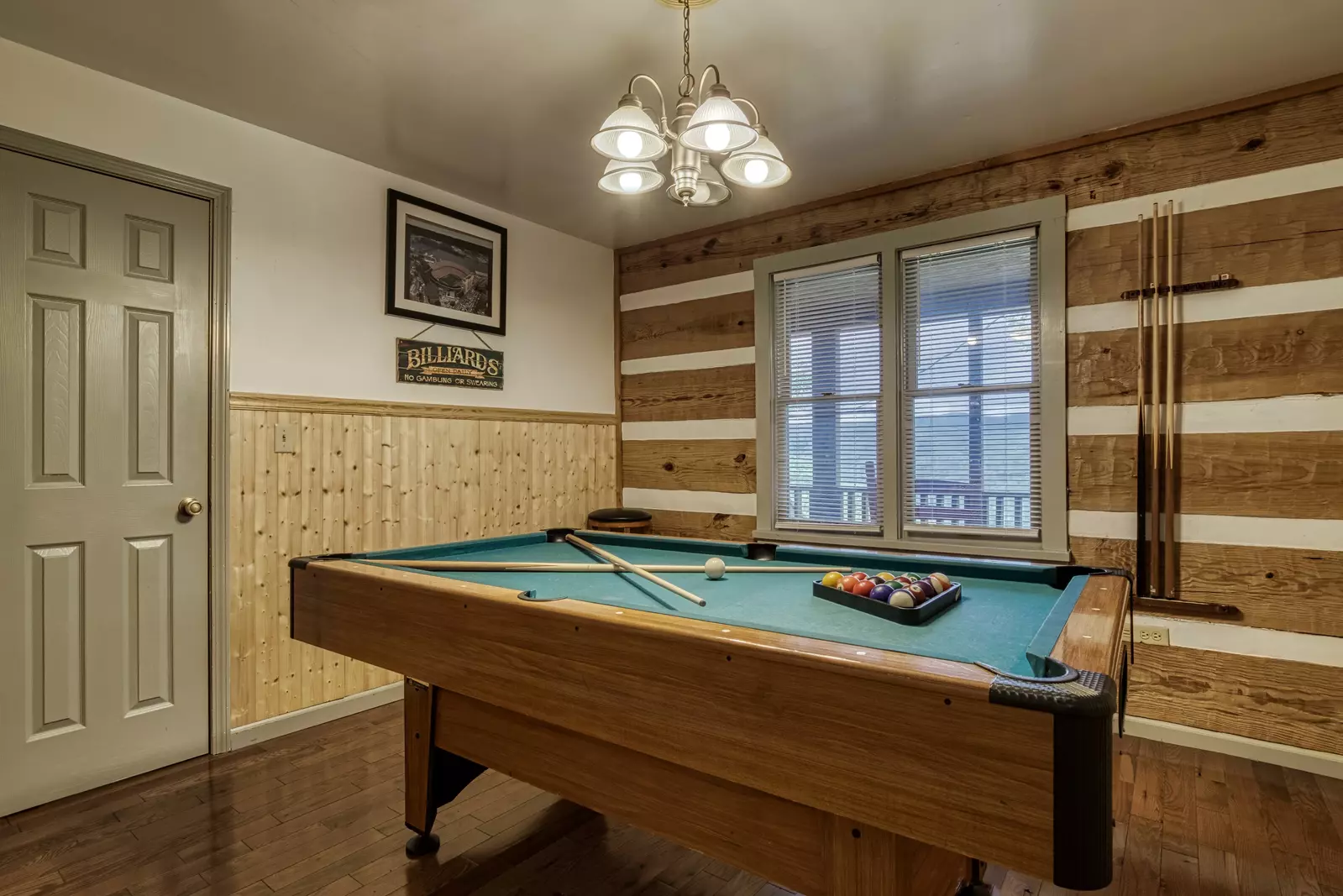 Pleasant View game room with pool table