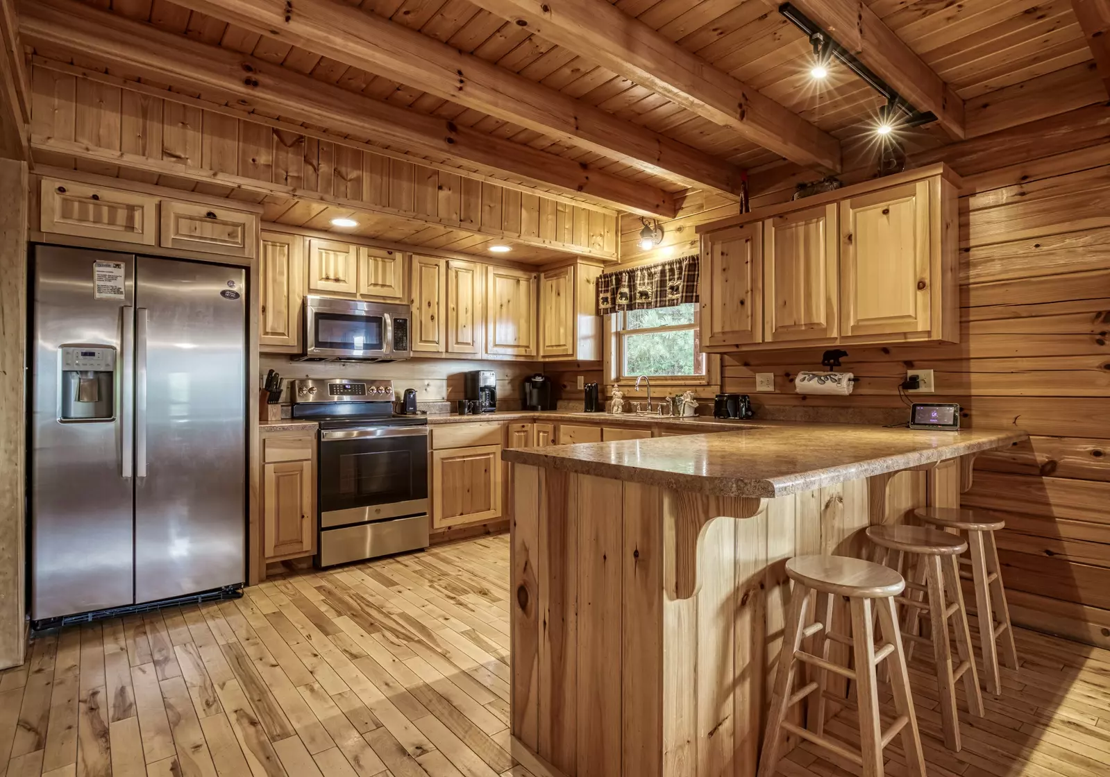 Rainbows End fully furnished kitchen