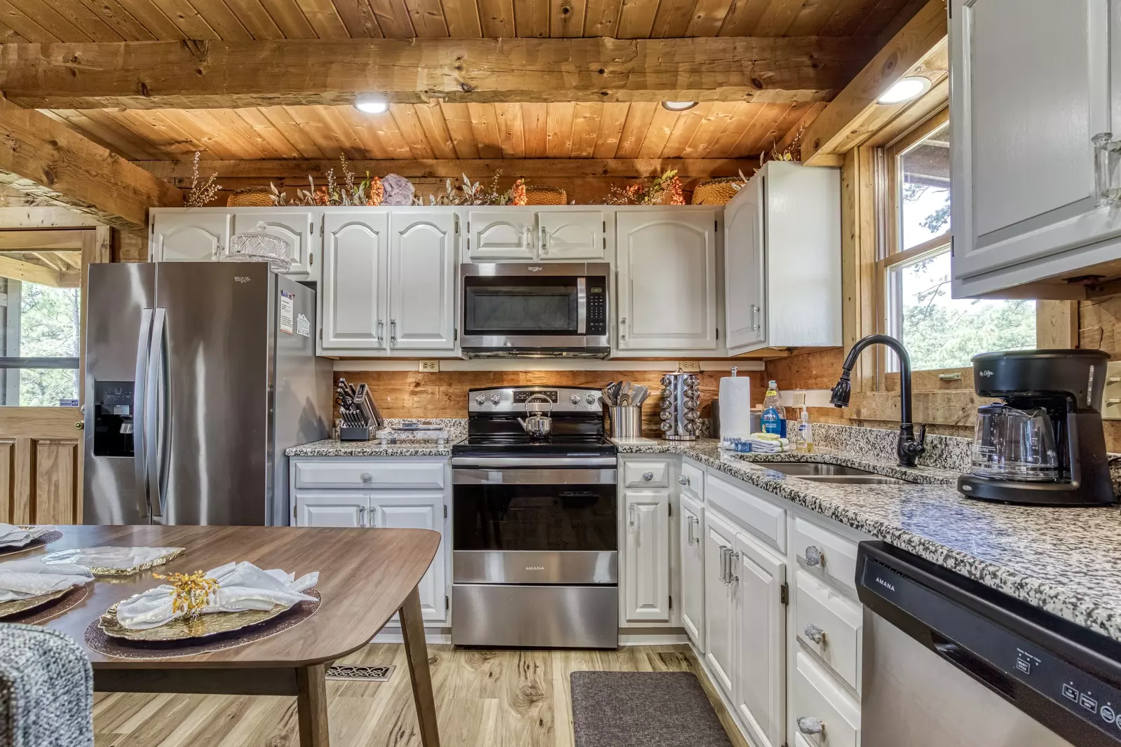 Secluded Summit fully furnished kitchen with granite countertops