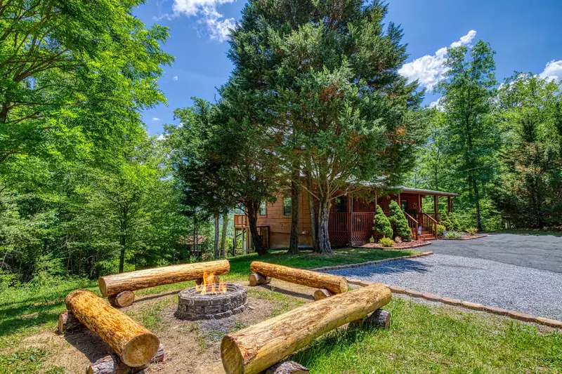 Serenity Ridge - Outdoor fire pit