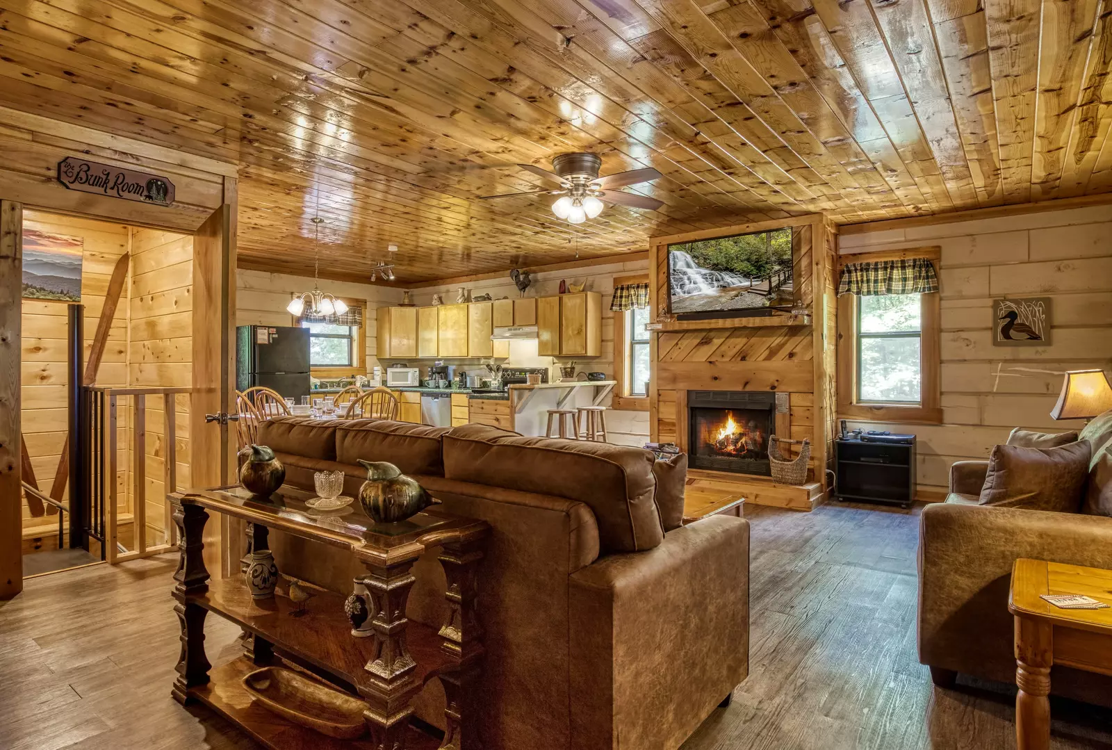 Serenity Ridge - Living room