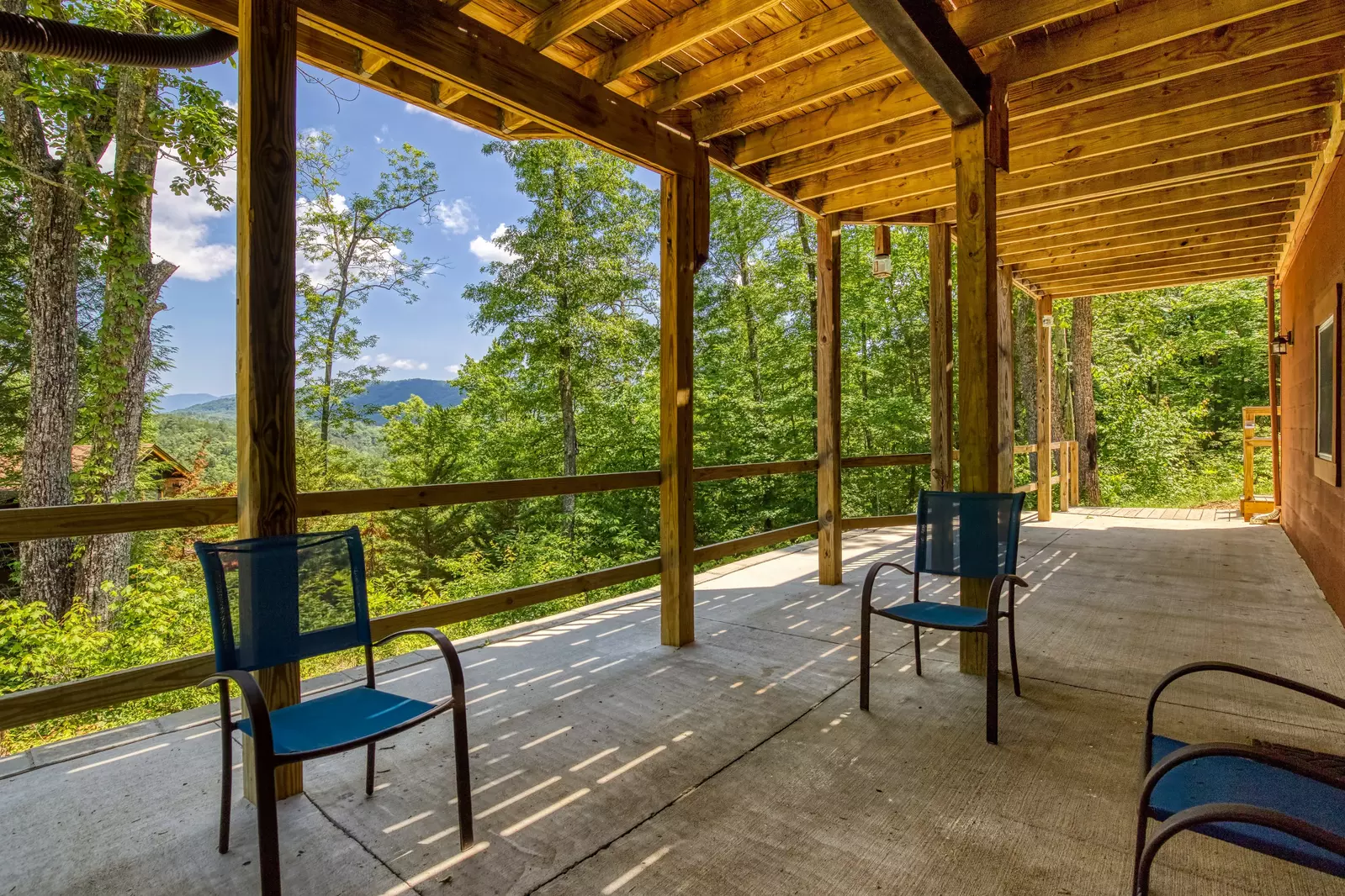 Serenity Ridge - Lower level patio