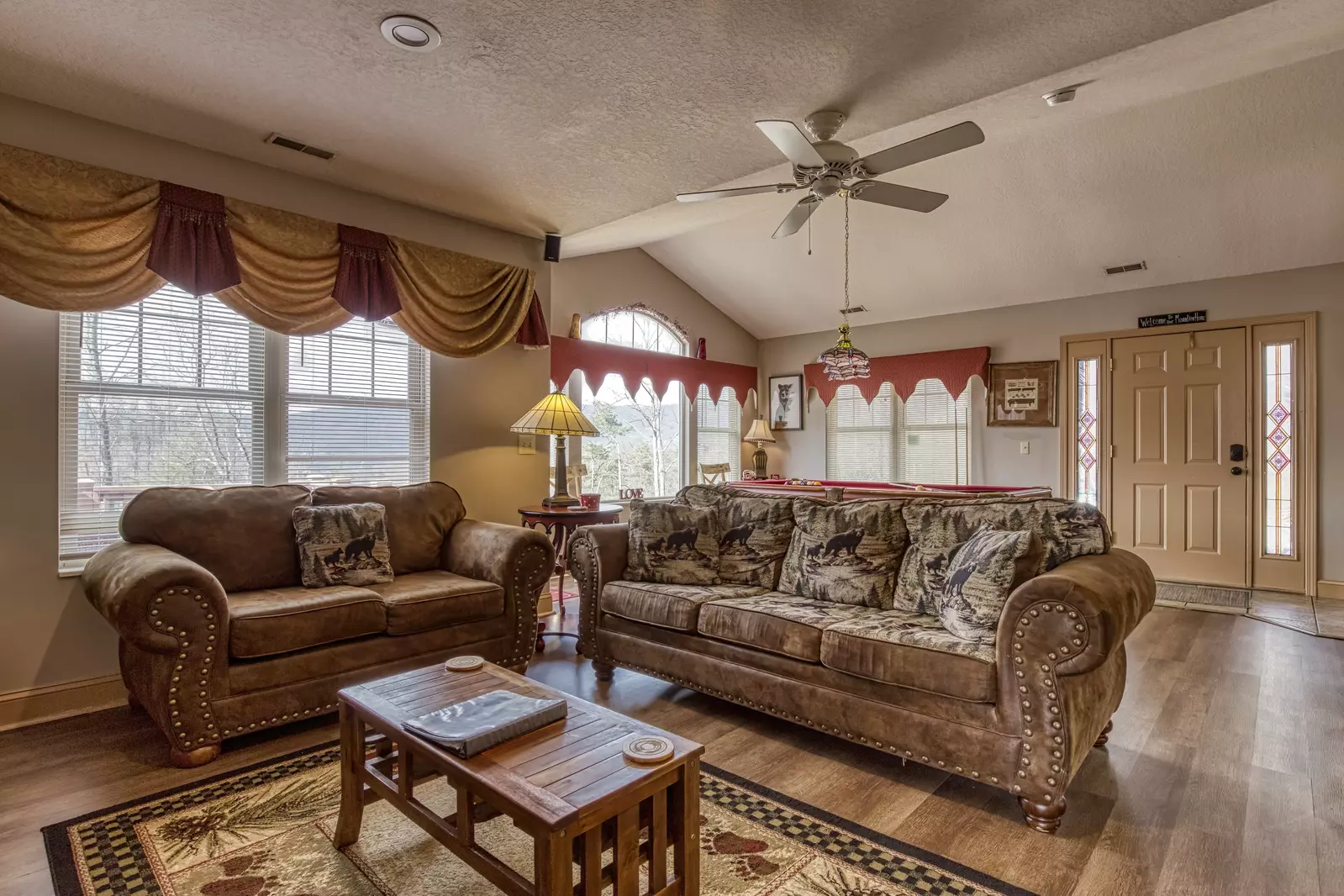 Sunset View Chalet living room