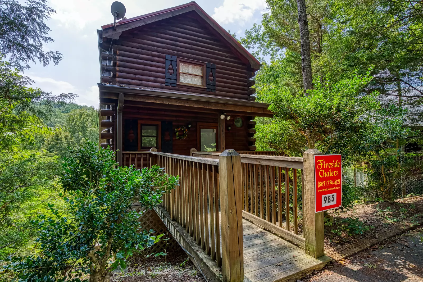 Tennessee Twilight Cabin entry deck