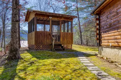 Walden Ridge Retreat gazebo