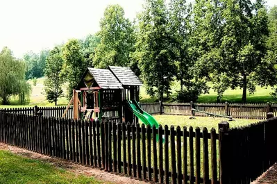 Hillbilly Hotel