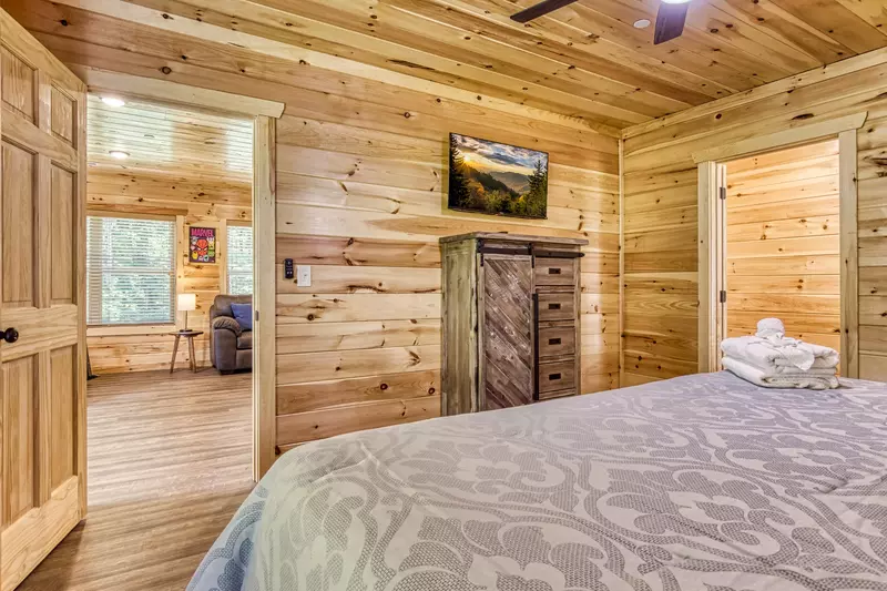 Mountain Memories lower level bedroom with 40 inch TV
