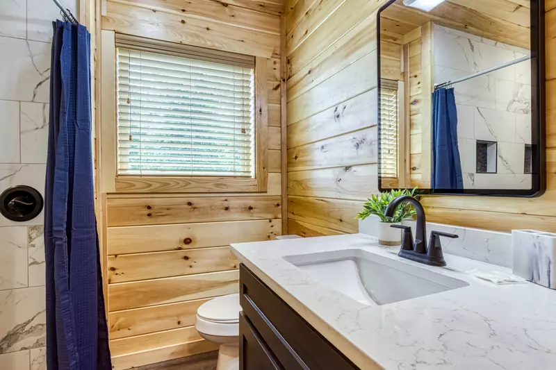 Mountain Memories lower level bathroom