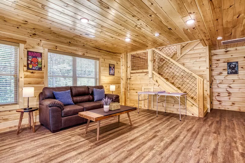 Mountain Memories lower level sitting area