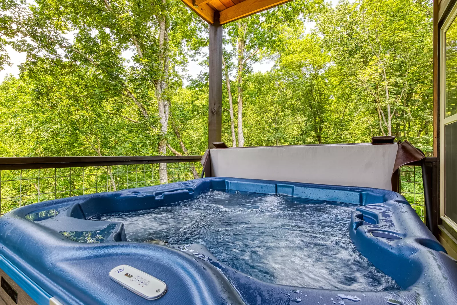 Mountain Memories hot tub