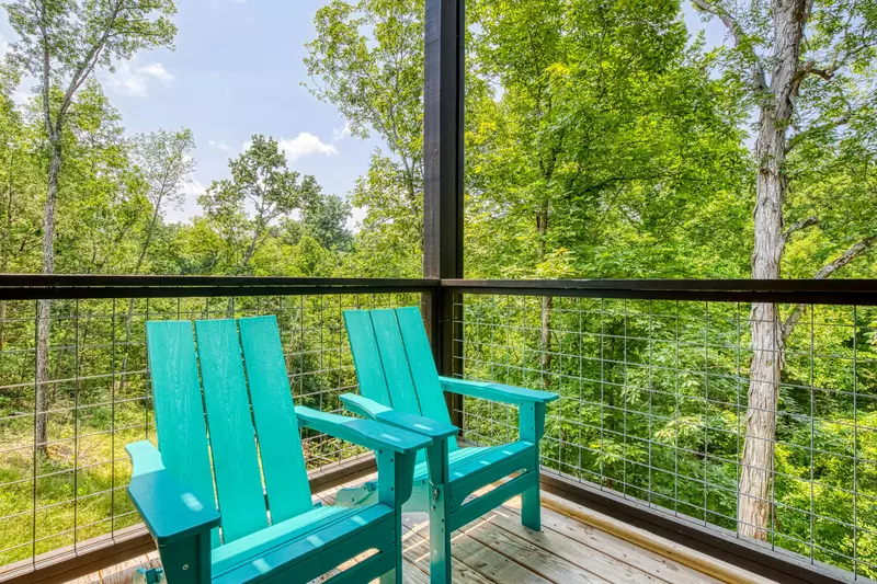 Mountain Memories lower level deck 