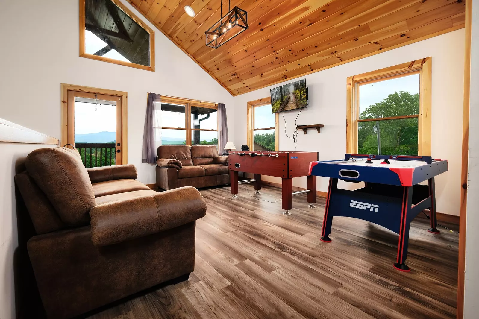 Smokey's Hideaway
