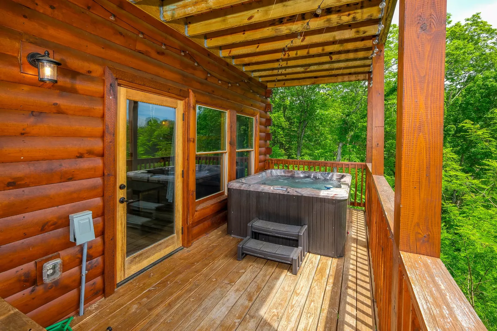 Smokey's Hideaway