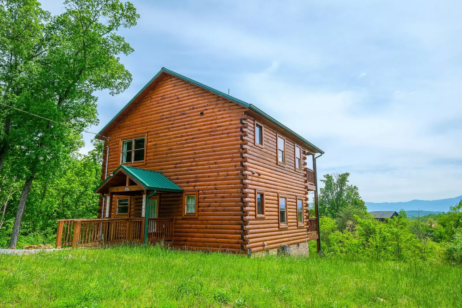Smokey's Hideaway