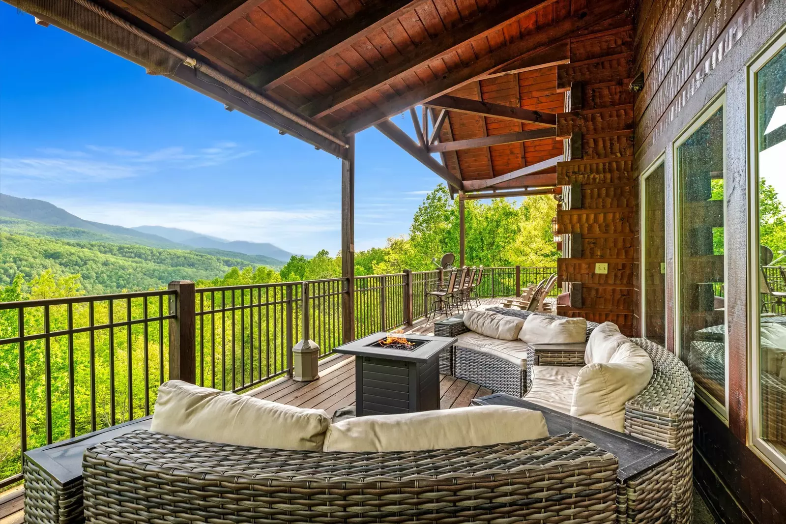 Property image, Interior, of Wine Down