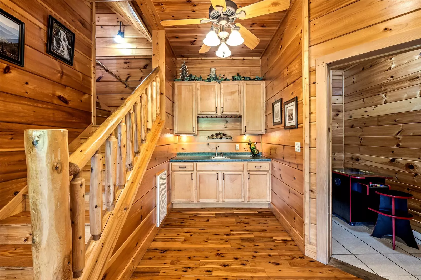 Property image, Interior, of Wine Down