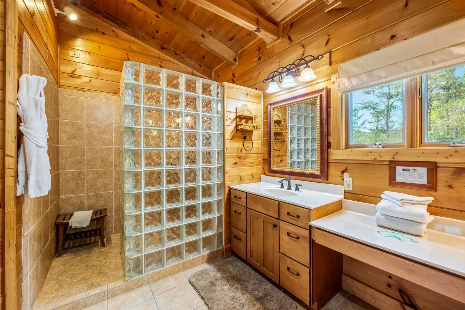 Property image, Interior, of Wine Down