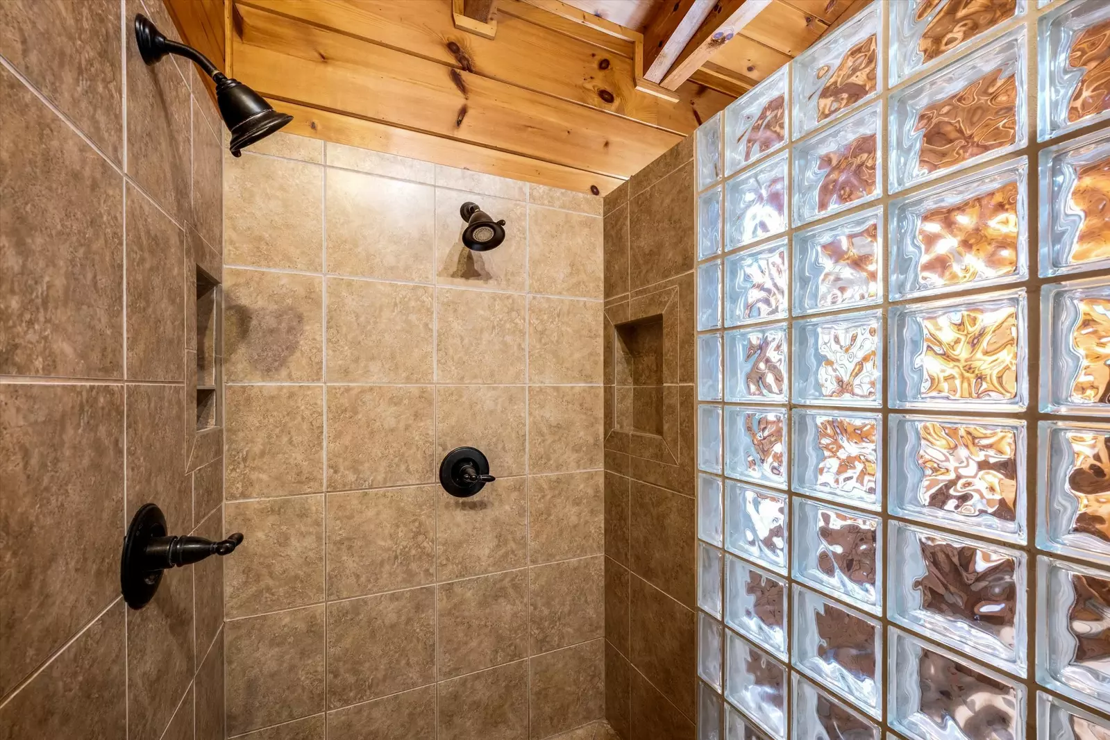 Property image, Interior, of Wine Down