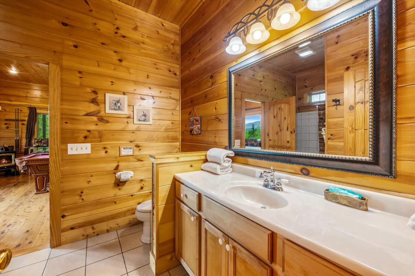 Property image, Interior, of Wine Down