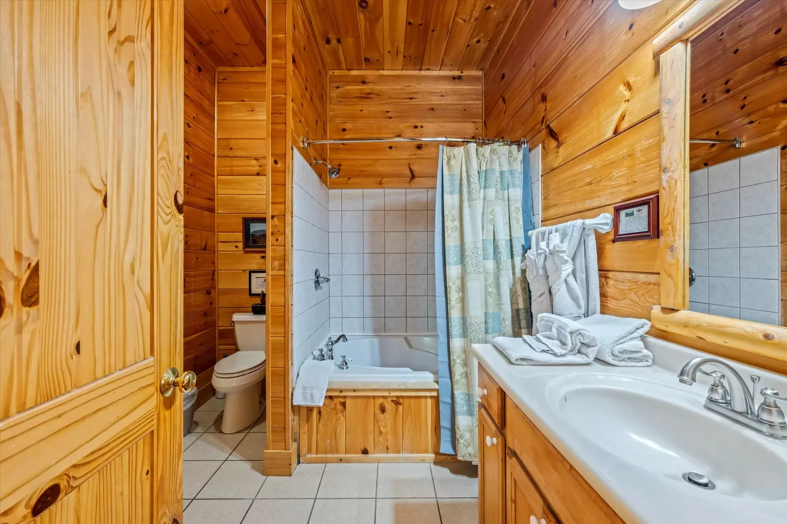 Property image, Interior, of Wine Down
