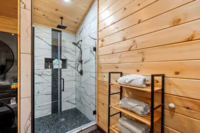 Property image, Interior, of Twin Peaks