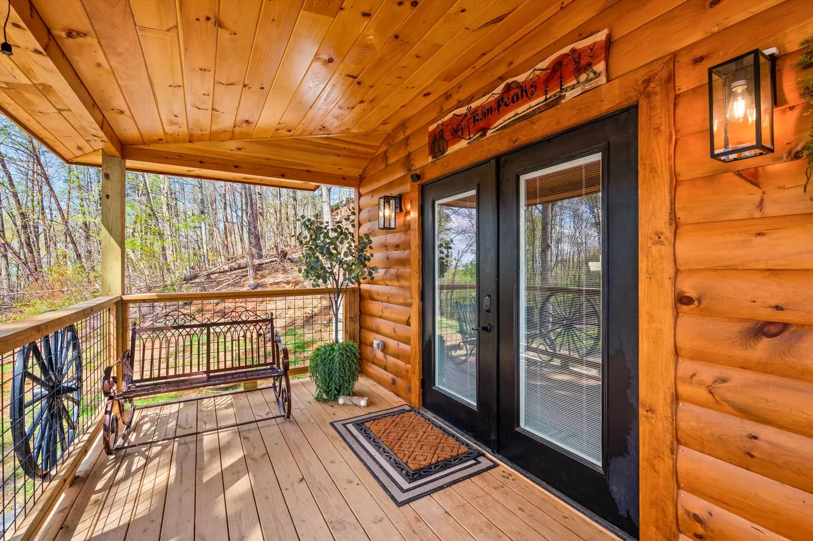 Property image, Interior, of Twin Peaks