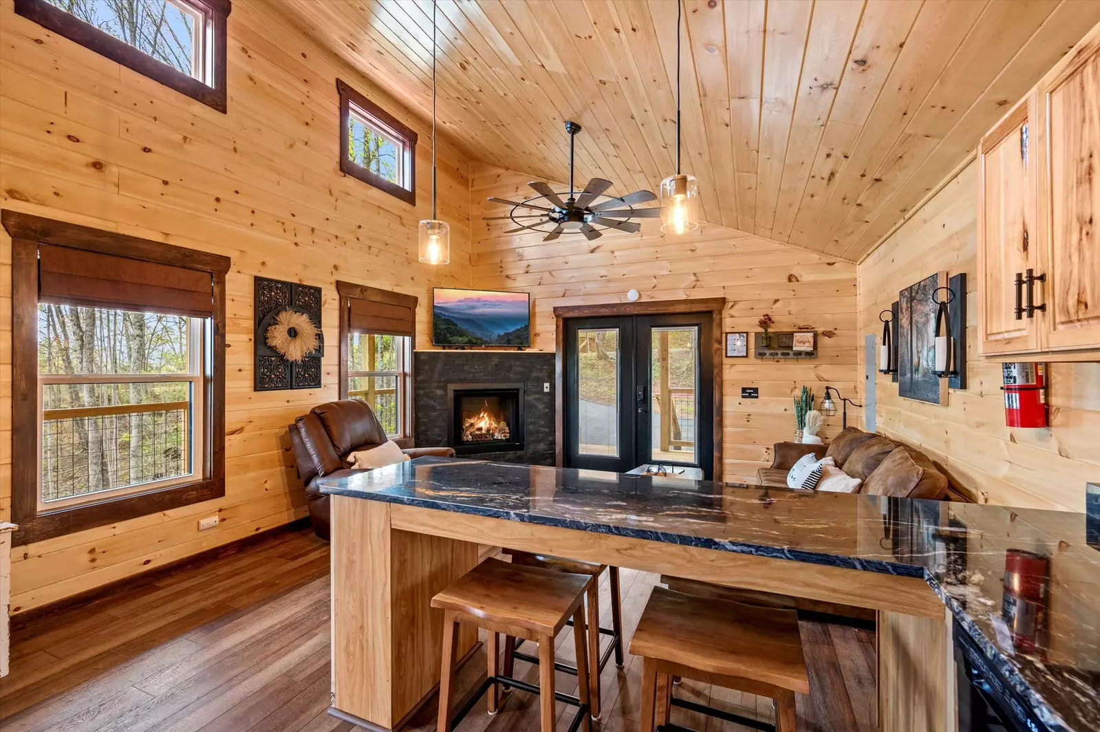 Property image, Interior, of Twin Peaks