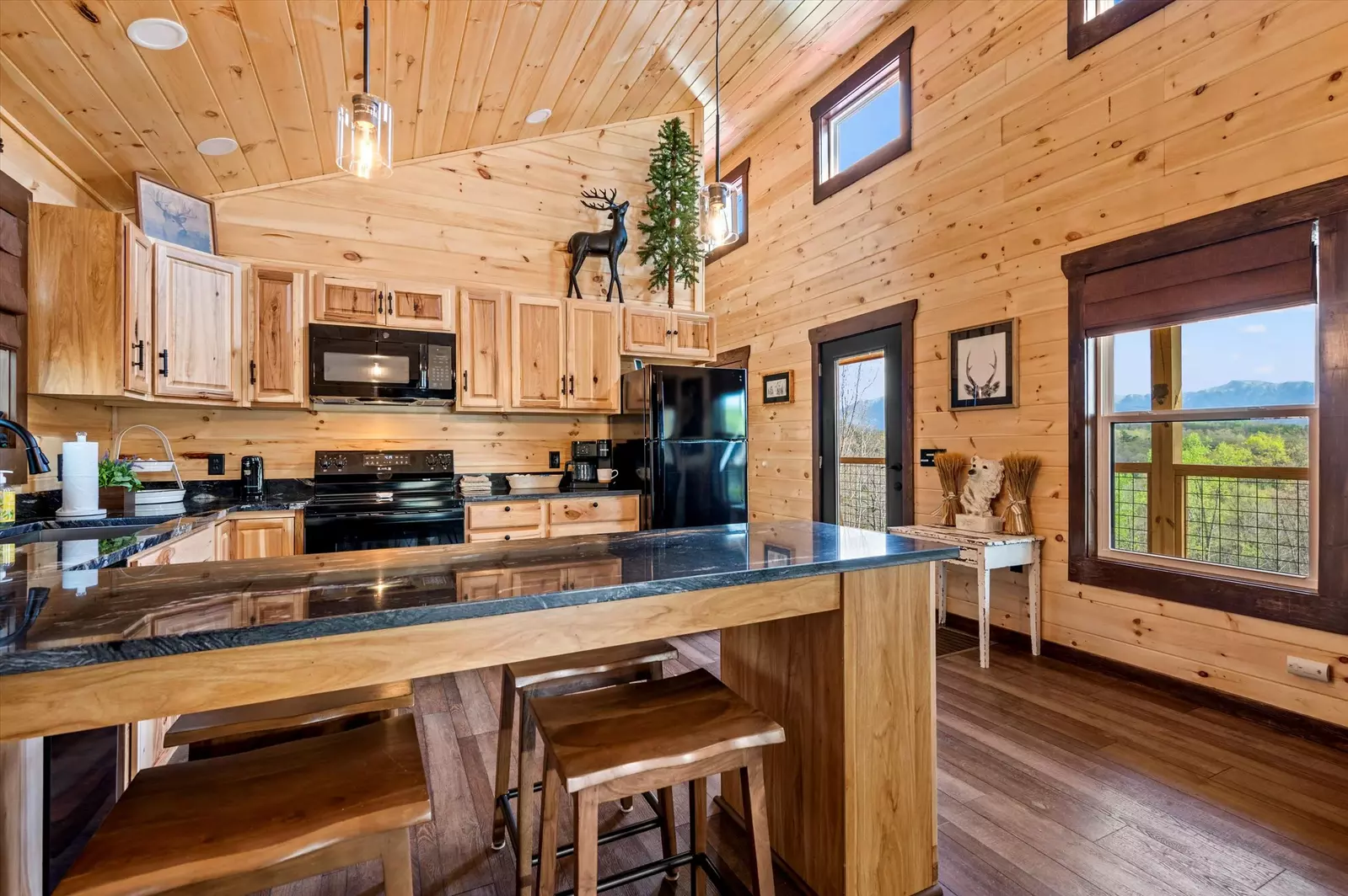 Property image, Interior, of Twin Peaks