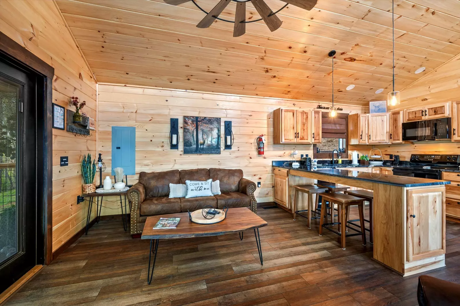 Property image, Interior, of Twin Peaks