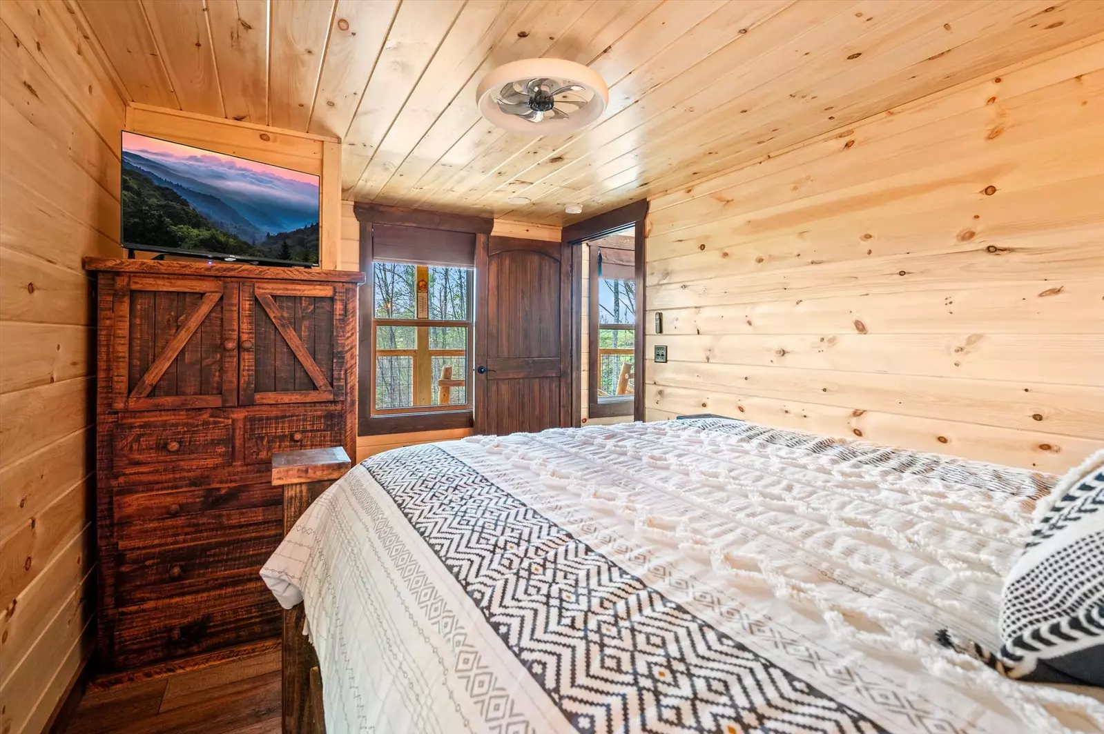 Property image, Interior, of Twin Peaks