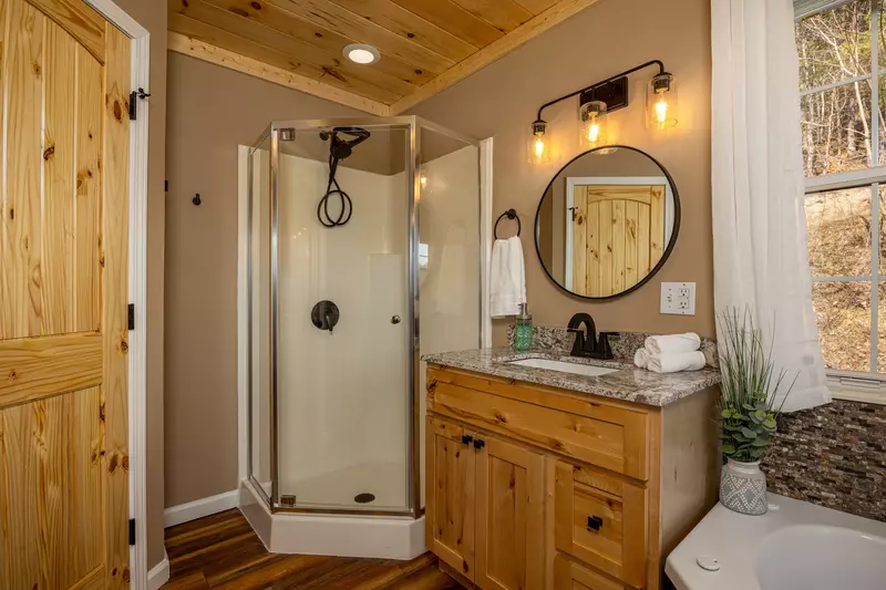 Shower & Vanity