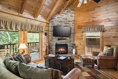 Bearly Behavin Cabin Rental