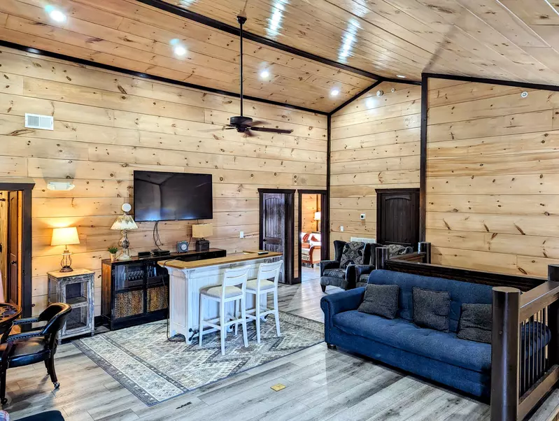 Chestnut Oak Lodge