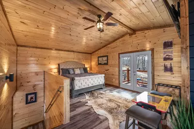 "Heavenly Bliss" your Cozy Cabin Retreat