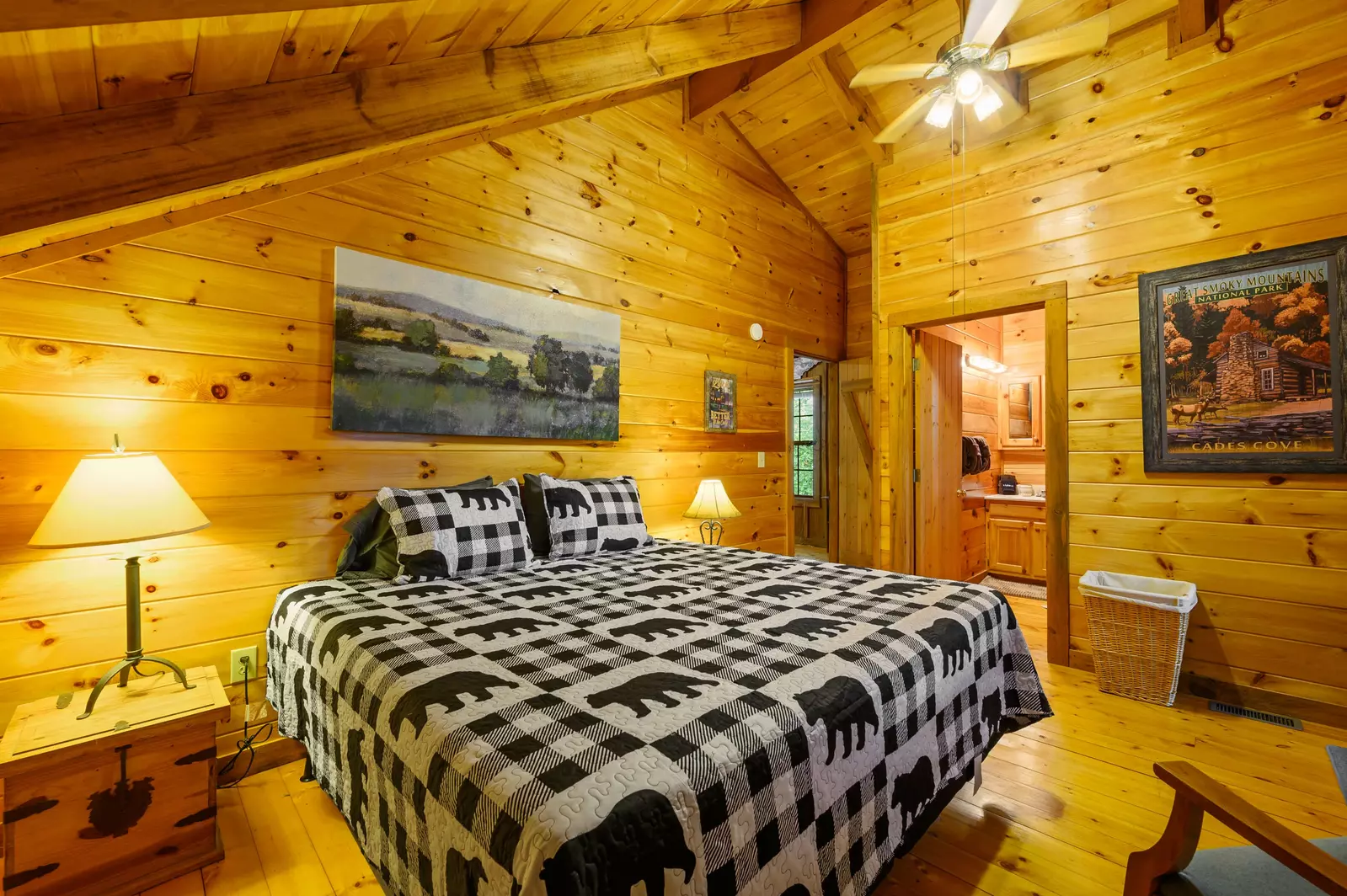 Gypsy Road Wears Valley Log Cabin - Upper Level Bedroom