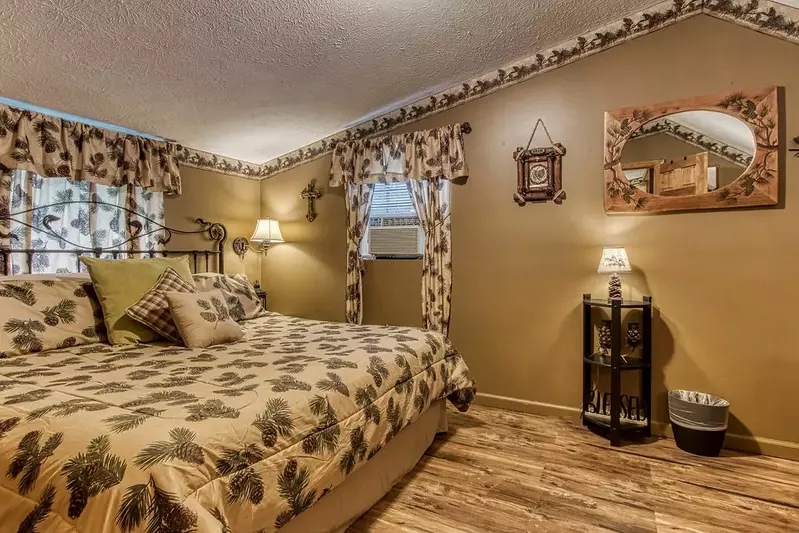 Upstairs king bedroom