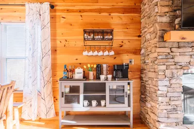 Coffee and tea lovers will not want for anything with this coffee bar with plenty of options