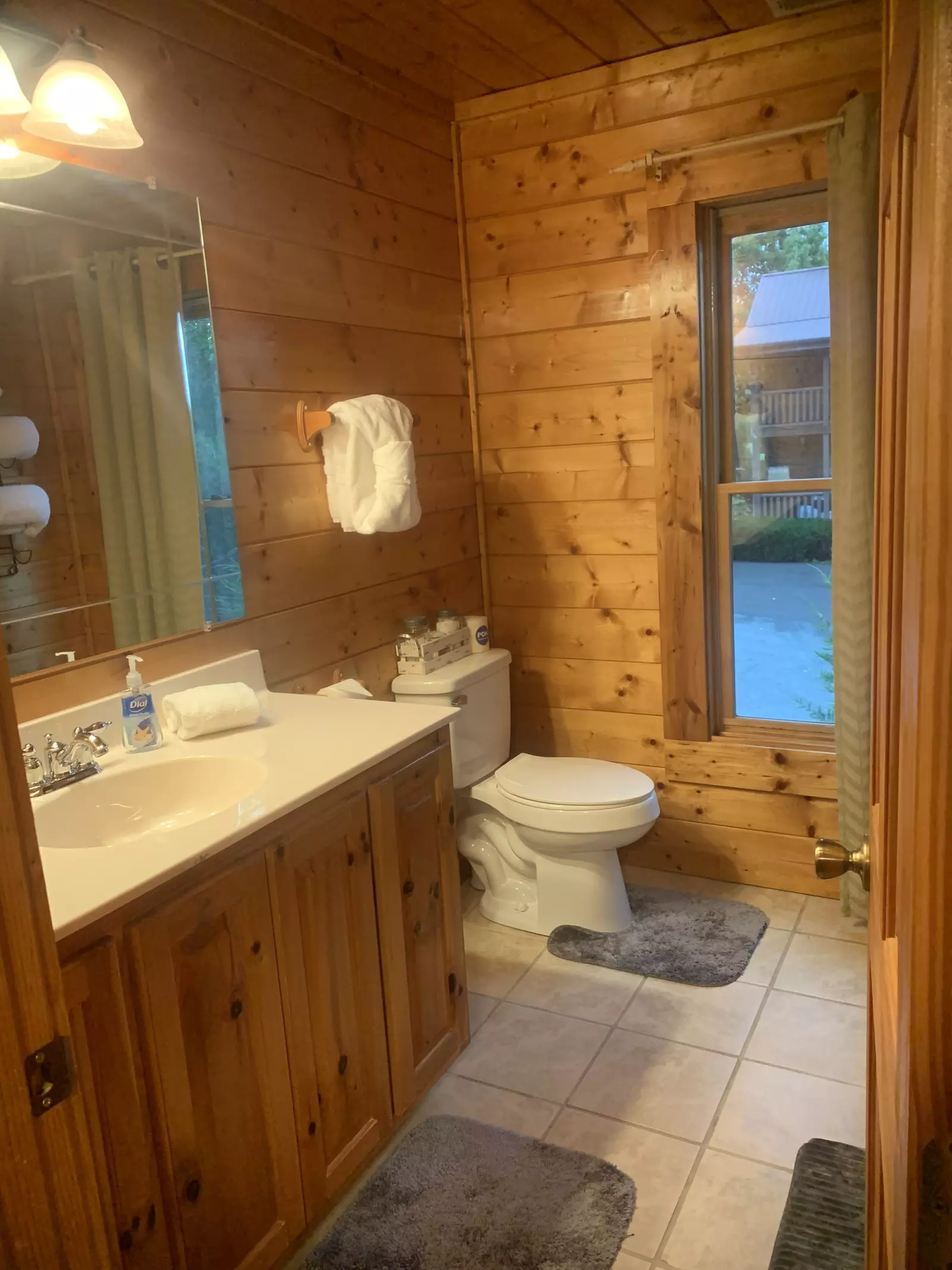 upstairs bedroom with jacuzzi tub tub