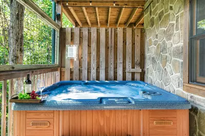 Enjoy the hot tub on the lower deck - fully private!