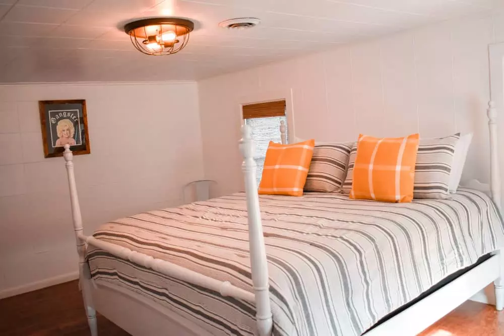 Whaley Room and Board