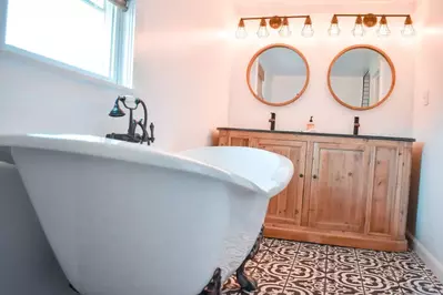 Whaley Room and Board