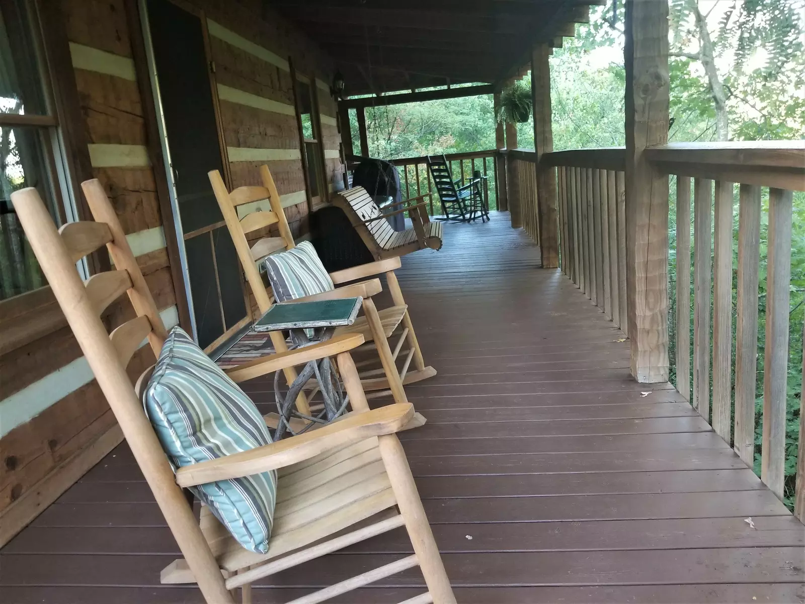 Leroy's Quiet and Cozy Cabin