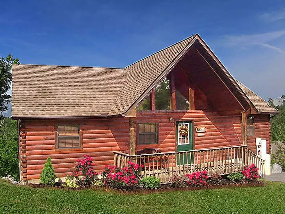 Rustic Romance... A rustic luxury cabin with a beautiful mountain sunset view