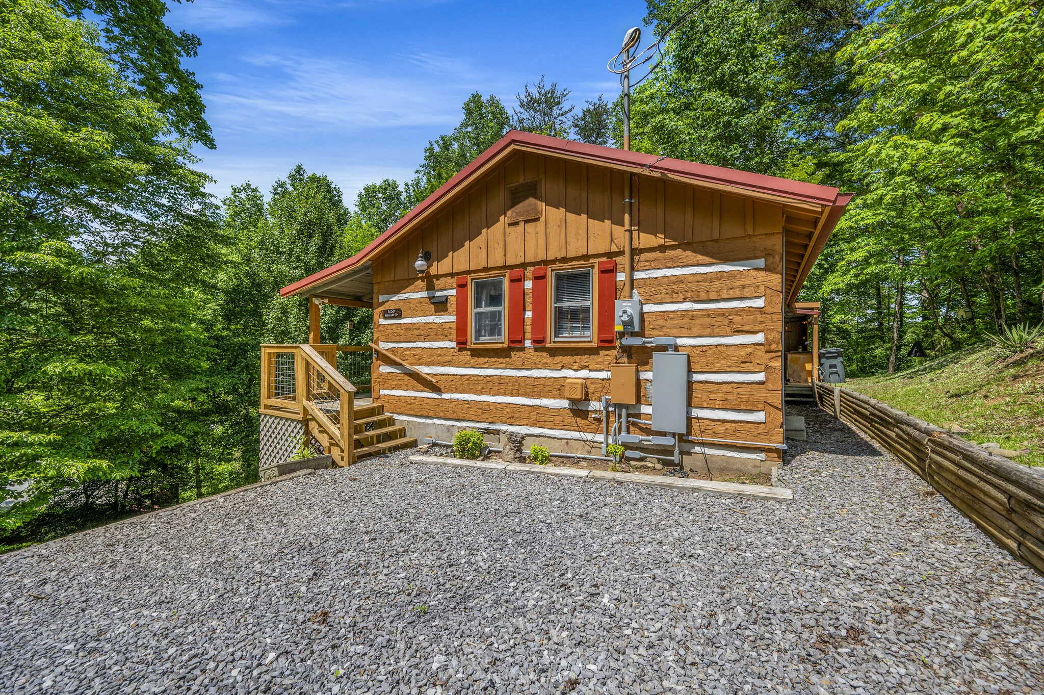 Bear Trap - 2 bedroom Cabins in Sevierville - Mountain Comfort