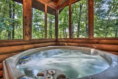 Cozy Mountain Cabin with Hot Tub by everything!