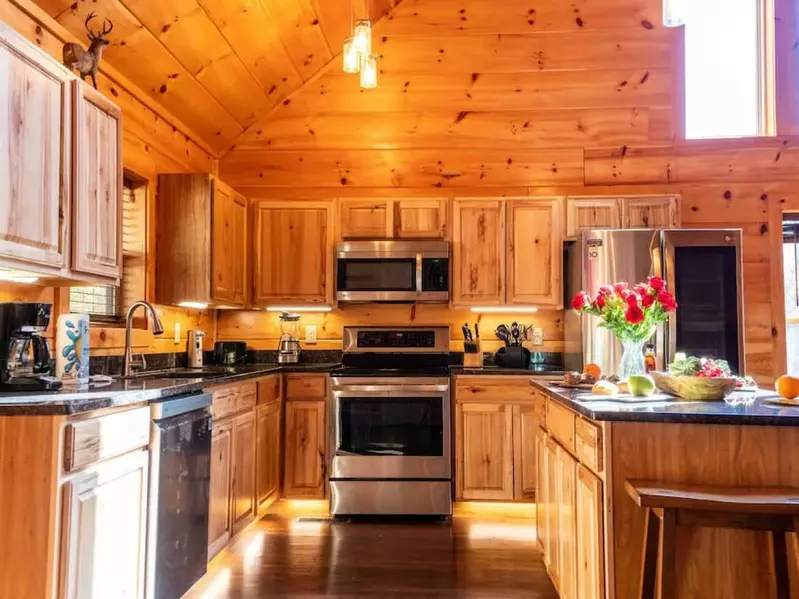 Whispering Pines Retreat By Ghosal Luxury Lodging